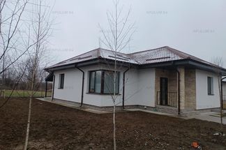 Casă 4 cam de vânzare Dambovita - Gulia