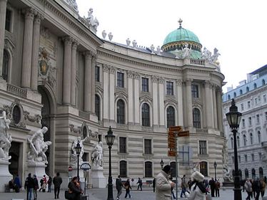 Vacanţă de shopping la Viena! Preţuri mai mici cu până la 70% decât în România