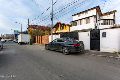 Vilă 6 camere 159 mp P+1+M