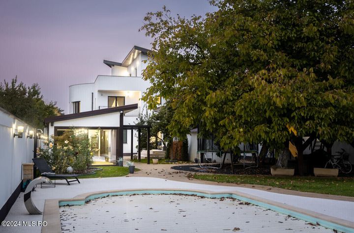 BRANESTI - PRIMARIE, VILA PREMIUM 380 MP, LOT 1500 MP, PISCINA! anunturi imobiliare Bucuresti