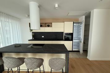 Apartament 4 camere de vanzare BARBU VACARESCU - Bucuresti anunturi imobiliare Bucuresti
