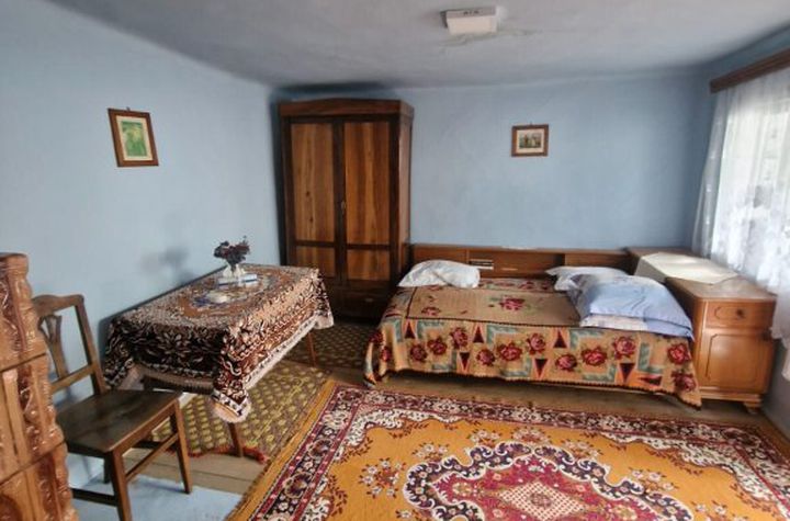 Maneciu Pamanteni - Casa  si anexa 170 mp construiti - 4 camere - 460 mp teren anunturi imobiliare Prahova