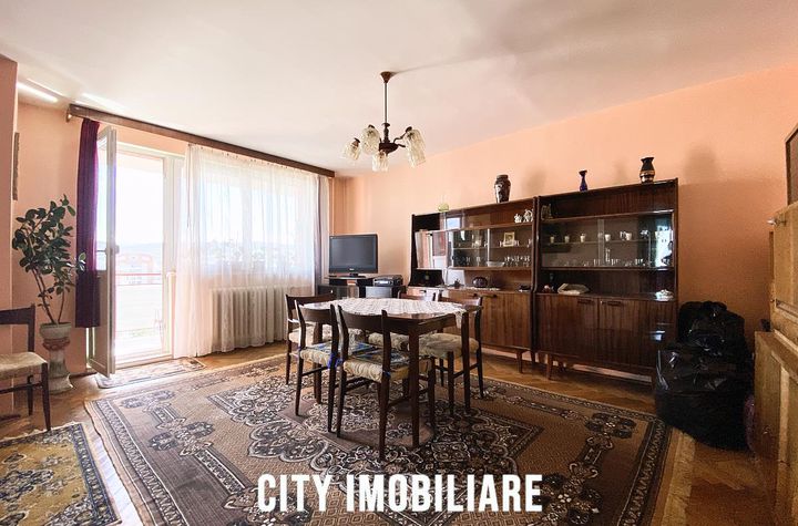Apartament 4 camere de vanzare PLOPILOR - Cluj anunturi imobiliare Cluj
