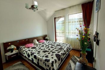 Apartament 3 camere de vanzare BUSTENI - Prahova anunturi imobiliare Prahova