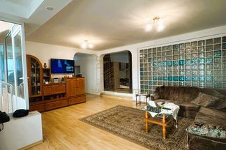 Vilă 15 cam de vânzare Bucuresti - Vidra