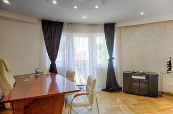 Piata Sf. Stefan - Calarasilor, Spatiu de birouri, 4 camere anunturi imobiliare Bucuresti