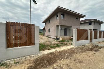Vilă - 4 camere de vanzare ALBA IULIA - Alba anunturi imobiliare Alba