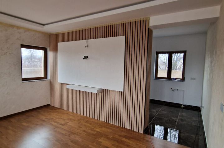 Casă - 5 camere de vanzare EST - Vrancea anunturi imobiliare Vrancea