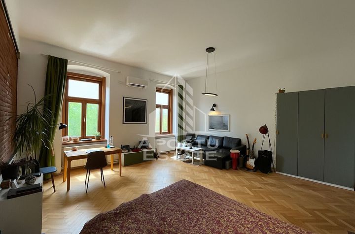 Apartament renovat in cladire istorica,  langa Nokia, zona Centrala anunturi imobiliare Timis
