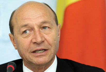 Băsescu: Băncile greceşti şi-au adus aportul la ieşirea României din recesiune