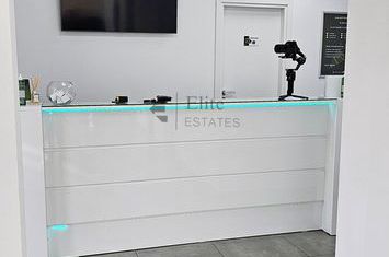 Spatiu Comercial de inchiriat zona Decebal Prima Shops anunturi imobiliare Bihor