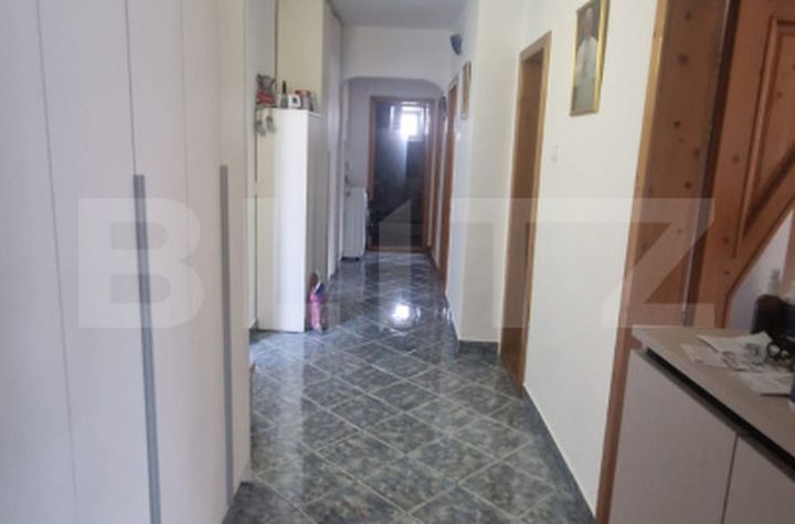 Apartament 3 camere de vanzare VLAHUTA - Brasov anunturi imobiliare Brasov