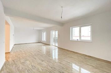 Vilă - 5 camere de vanzare TRACTORUL - Brasov anunturi imobiliare Brasov