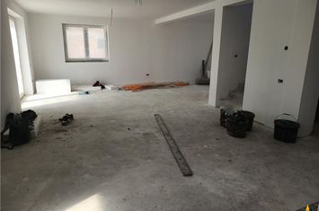 Vilă - 4 camere de vanzare SANPETRU - Brasov anunturi imobiliare Brasov