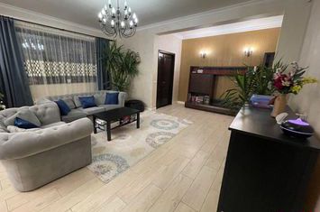 Casă - 4 camere de vanzare CENTRAL - Bacau anunturi imobiliare Bacau