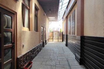 Casă - 4 camere de vanzare SIBIU - Sibiu anunturi imobiliare Sibiu