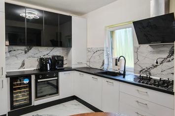 Apartament 3 camere de vanzare SIBIU - Sibiu anunturi imobiliare Sibiu