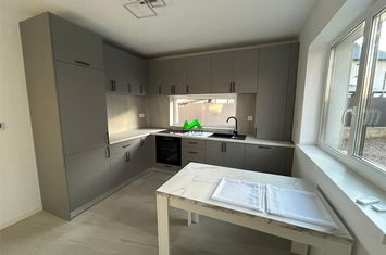 Casă - 4 camere de inchiriat CENTRAL - Sibiu anunturi imobiliare Sibiu
