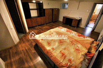 Apartament 4 camere la casă  de închiriat,zona Platou anunturi imobiliare Mures