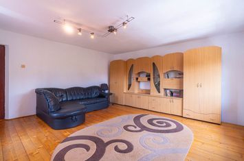 Casa 5 camere - teren 688 mp - Parneava - COMISION 0 anunturi imobiliare Arad