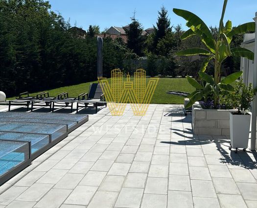 Casă 4 cam Lunei, 250 mp