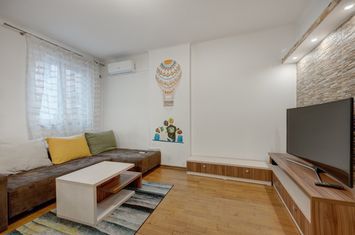 Apartament 5 camere de inchiriat CRANGASI - Bucuresti anunturi imobiliare Bucuresti