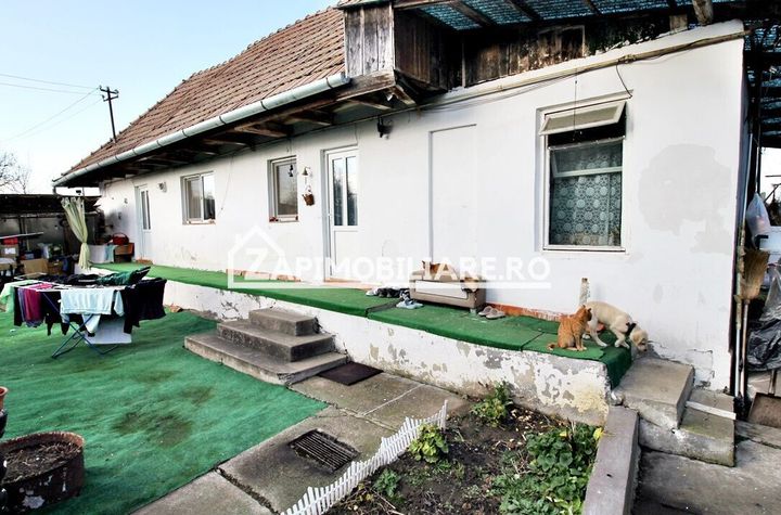 Casa 3 camere,90 mp,1300 mp teren, zona Stadion, 0% comision anunturi imobiliare Mures