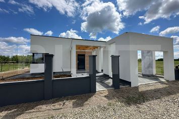 Casă - 4 camere de vanzare CIONCHESTI - Satu Mare anunturi imobiliare Satu Mare