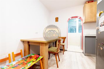 Apartament 3 camere de vanzare IOSIA - Bihor anunturi imobiliare Bihor