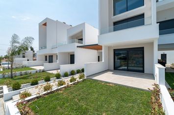 Garsonieră parter 34 mp, 250 m de plajă, Nea Iraklitsa anunturi imobiliare Grecia