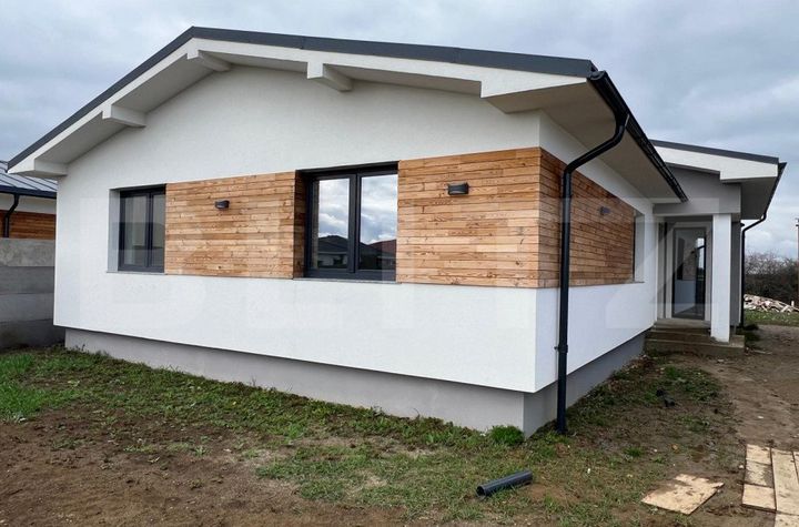 Casă - 4 camere de vanzare MARTINESTI - Satu Mare anunturi imobiliare Satu Mare