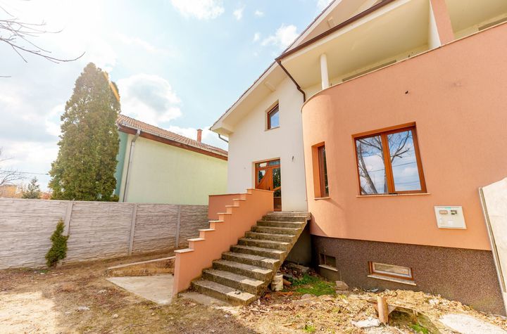 Vilă - 5 camere de vanzare ARADUL NOU - Arad anunturi imobiliare Arad