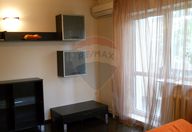 700 €, Apartament 4 camere