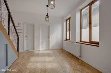 In Cartierul Evreiesc, casa 3 camere pivnita si mansarda open space. anunturi imobiliare Bucuresti
