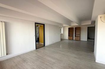 APARTAMENT CU 4 CAMERE DE 107 MP + TERASA, LOC DE PARCARE SI BOXA, TUDOR VLADIMIRESCU anunturi imobiliare Iasi