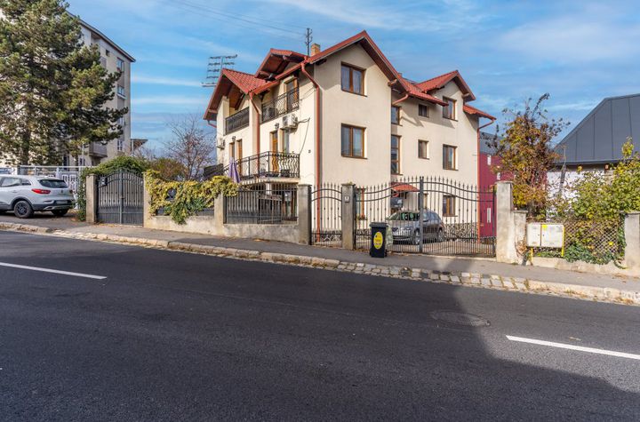 Apartament 3 camere de inchiriat CLUJ-NAPOCA - Cluj anunturi imobiliare Cluj