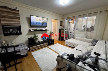 Apartament 3 camere de vanzare CENTRU - Prahova anunturi imobiliare Prahova