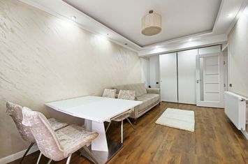 Apartament 2 camere, etaj intermediar, ultrafinisat, decomandat, Vivo anunturi imobiliare Cluj