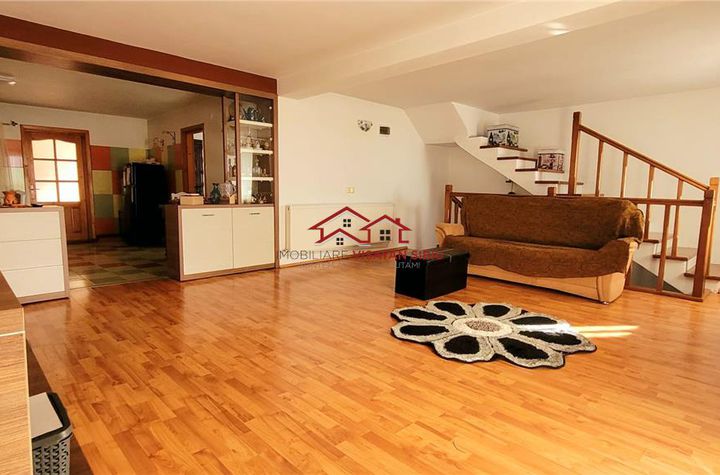 Vilă - 5 camere de vanzare COPACELU - Valcea anunturi imobiliare Valcea