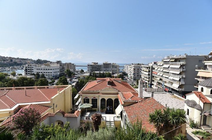 Apartament 95 mp, etaj 3, în centrul Kavala anunturi imobiliare Grecia