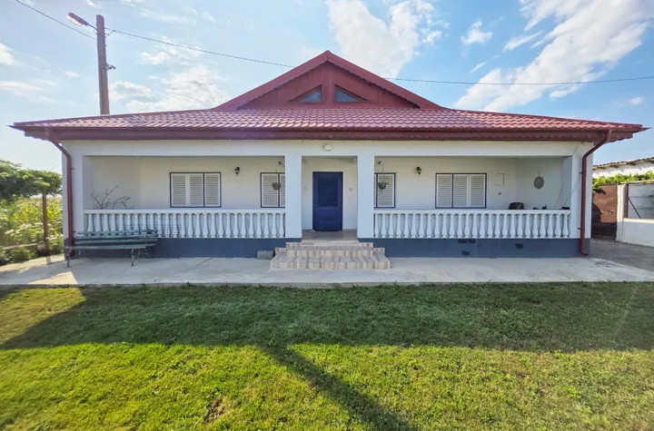 Casă - 15 camere de vanzare OVIDIU - Constanta anunturi imobiliare Constanta