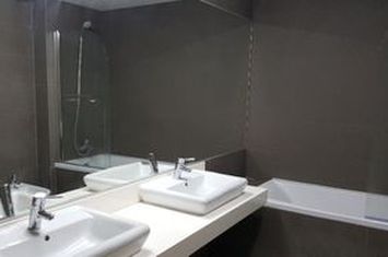 Apartament 3 camere de vanzare BARBU VACARESCU - Bucuresti anunturi imobiliare Bucuresti