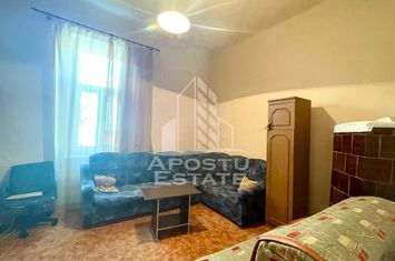 Apartament decomandat, 2 camere curte comuna - Zona Piata Sarbeasca anunturi imobiliare Arad