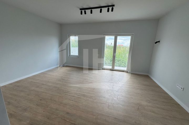 Vilă - 4 camere de vanzare CHINTENI - Cluj anunturi imobiliare Cluj