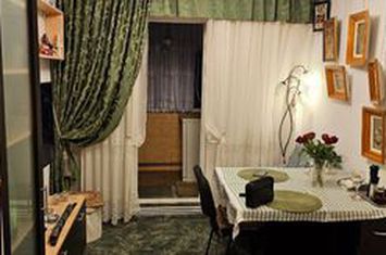Apartament cu 2 camere decomandat Nicolina prima stație din Podul Ros, bloc din 1983 lângă bulevard, fosta Posta, sala Let's Move etaj 4 cu pod ,69000 eur anunturi imobiliare Iasi