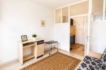 Garsonieră de vanzare TRACTORU - Brasov anunturi imobiliare Brasov