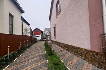 Vilă - 8 camere de vanzare RADAUTI - Suceava anunturi imobiliare Suceava