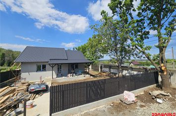 Casă - 3 camere de vanzare CENTRAL - Bacau anunturi imobiliare Bacau