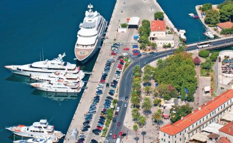 Muntenegru, case de la 40.000 de euro