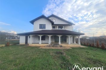 Casă - 5 camere de vanzare BANESTI - Prahova anunturi imobiliare Prahova